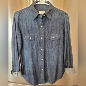 SOLD —- Lightweight Denim Chambray Long-sleeve Button-down Universal Thread, XS